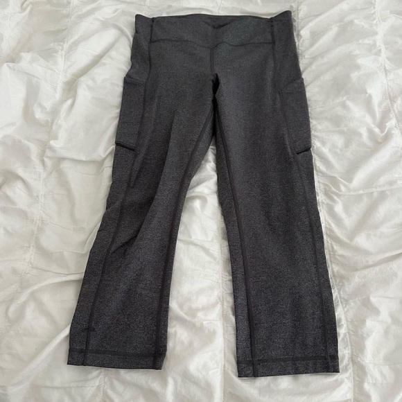 Lululemon grey cropped leggings - Picture 1 of 1